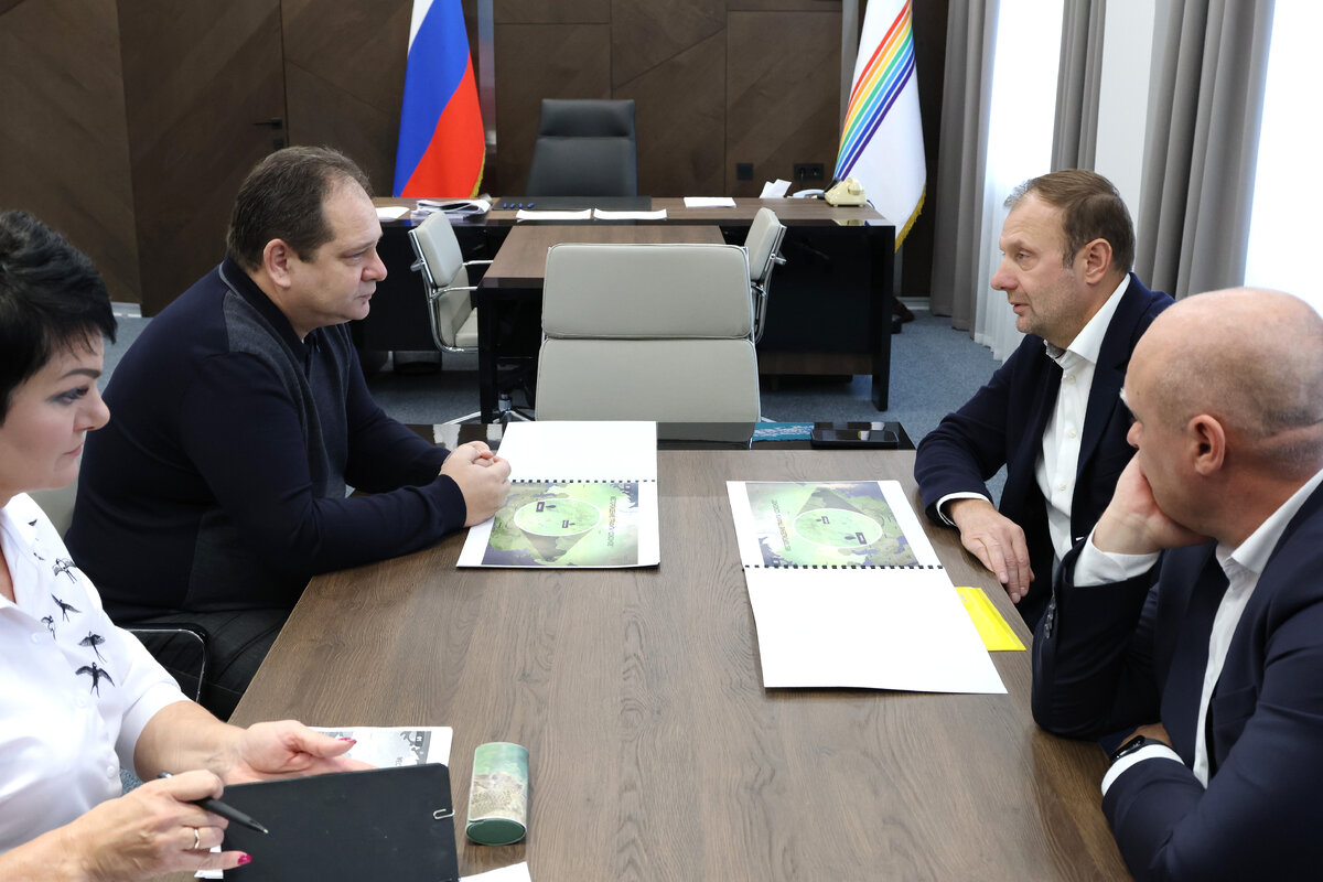 официальный интернет-портал органов государственной власти Еврейской автономной области. Глава региона Ростислав Гольдштейн провёл рабочую встречу с генеральным директором группы «Магнезит» Сергеем Одеговым и генеральным директором ООО «Дальграфит» Максимом Шаровым