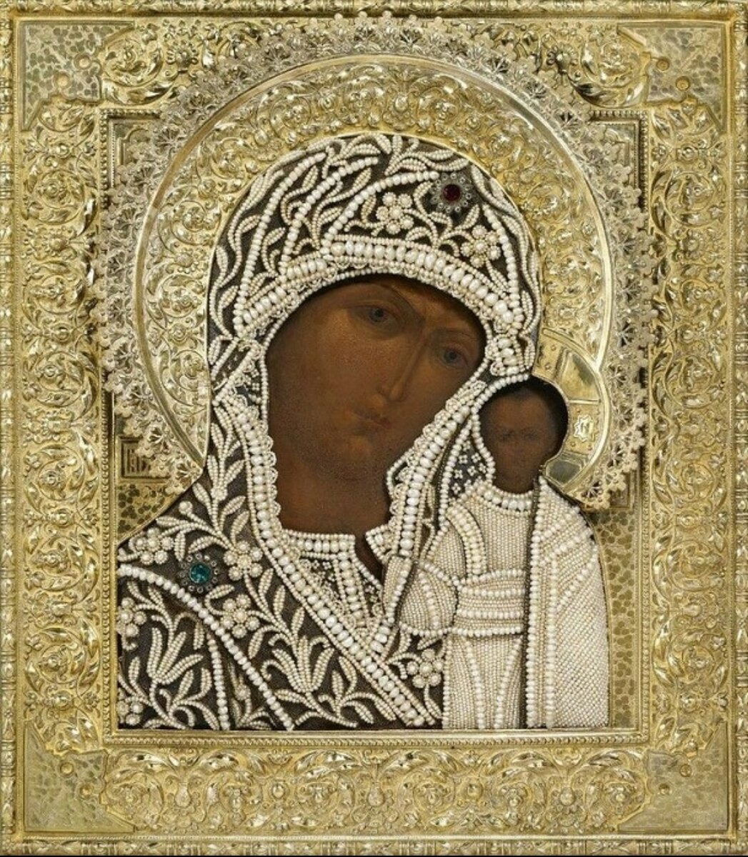 Икона Казанской Божьей Матери в жемчужиной ризе. 