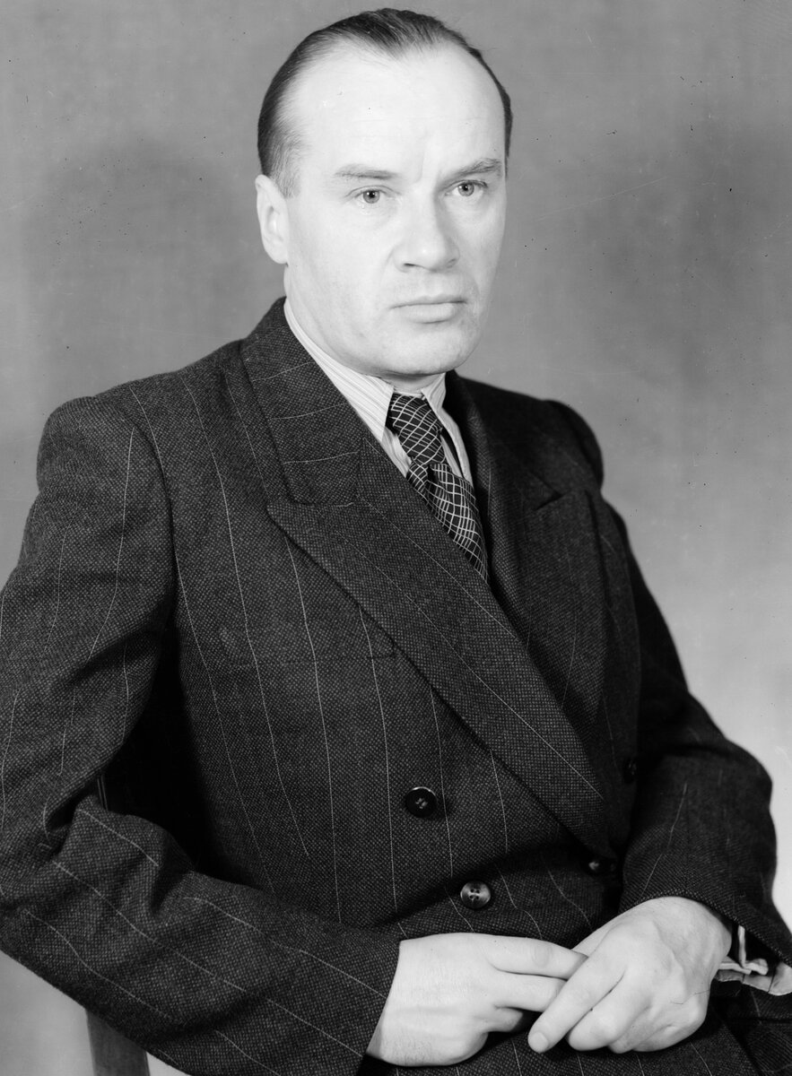 Писатель Н.Н. Носов (портрет) СССР, май 1952г.
Фотограф В. Малышев.
РГАКФД. Арх. № 2-19885