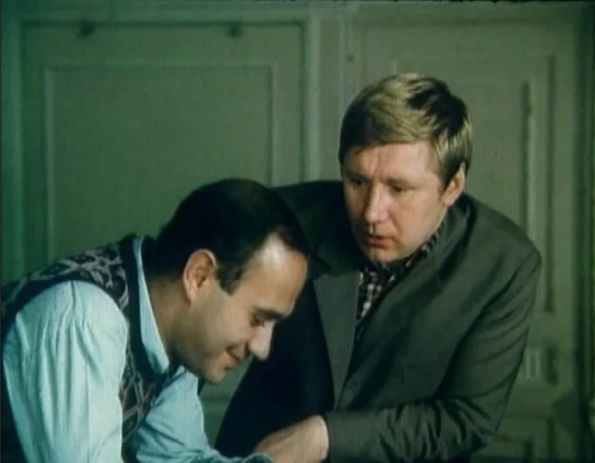 кадр из фильма "В старых ритмах"