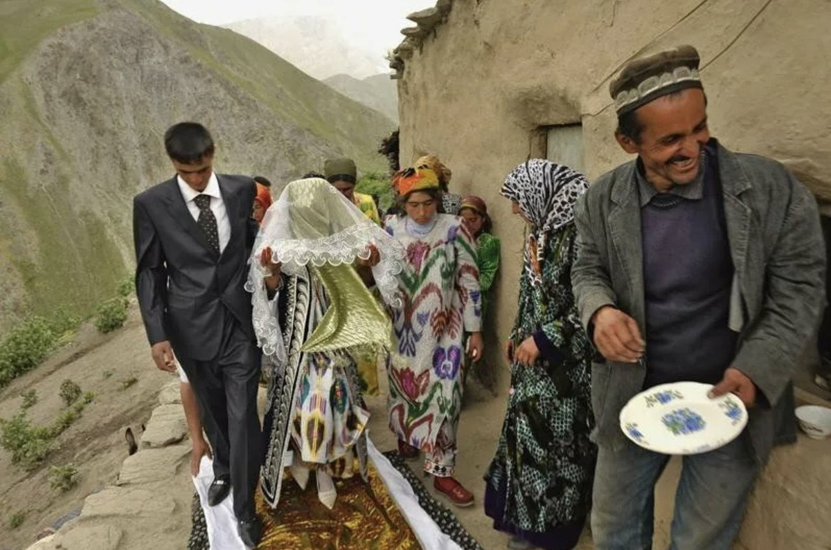 Таджикская свадьба. Узбекская свадьба. Традиционная узбекская свадьба. Невесты Таджикистана.