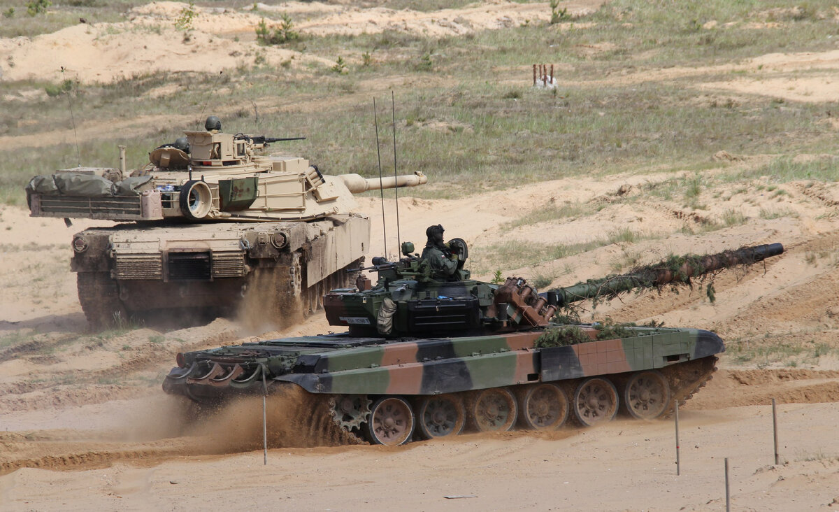 Абрамс и одна из модификаций т72