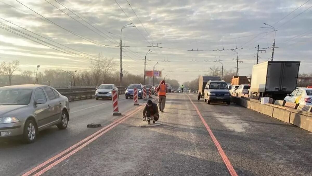     Ремонт путепровода на 4-м километре Московского шоссе через улицу Кузбасскую в Нижнем Новгороде идет с опережением графика на четыре месяца. На данный момент выполнено уже 62% от всего объема работ, сообщили в МКУ «ГУММиД».