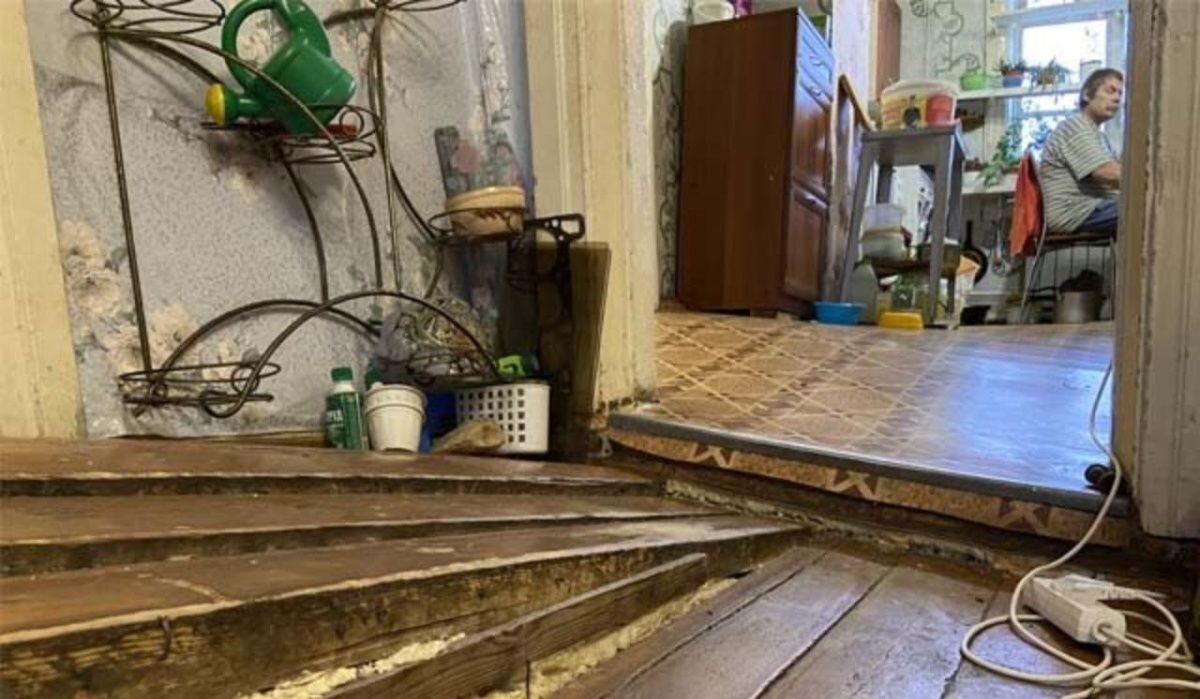     Аварийный дом. Источник: nsk.aif.ru Автор фото: Анастасия Поздеева