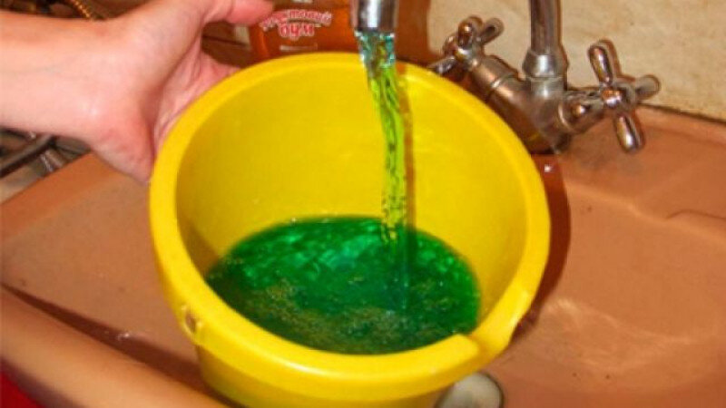     У барнаульцев из крана может потечь зеленая вода. СГК