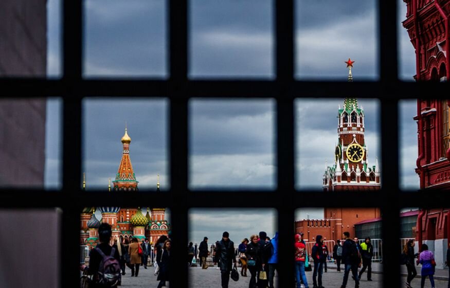   «Необходимая жертва»: С какой целью Запад может отменить санкции против России?