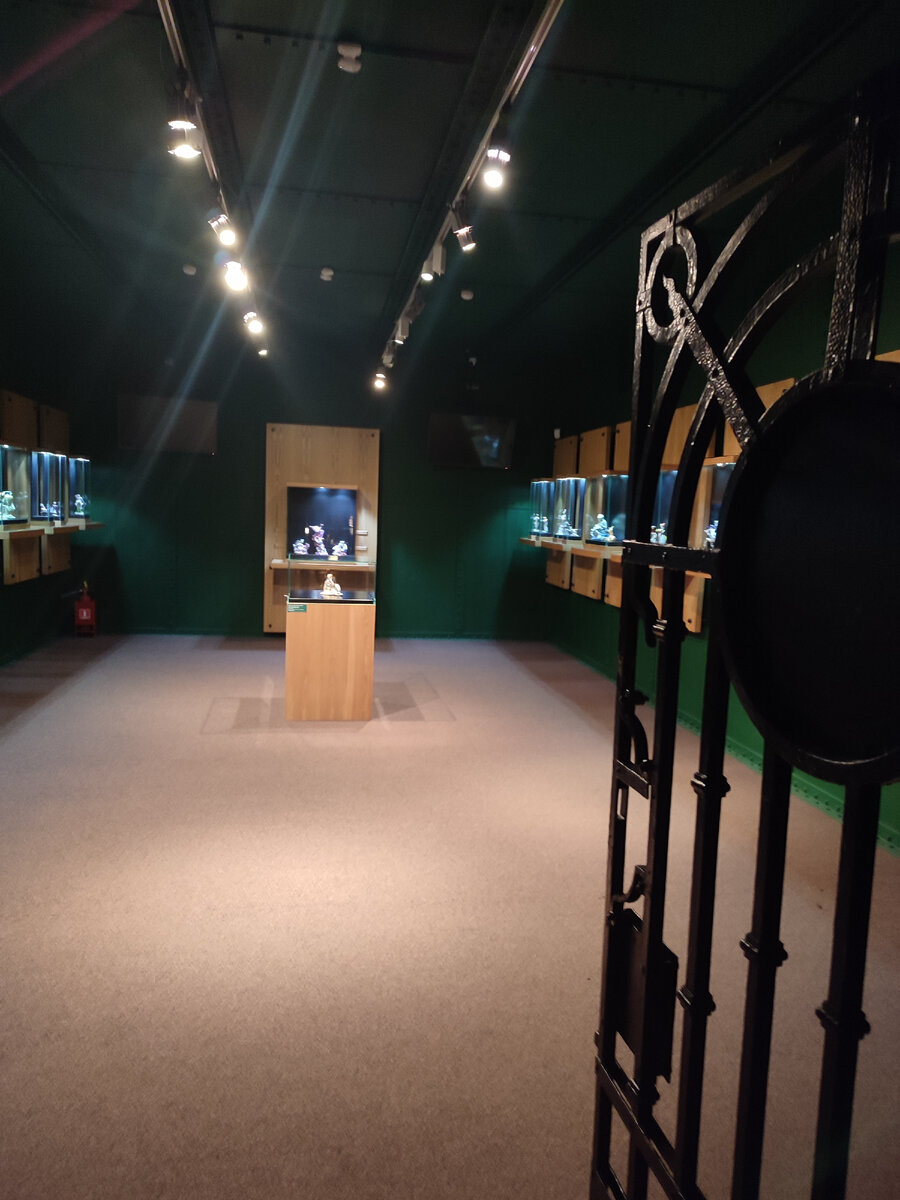 Сейфовая комната. Фото автора.