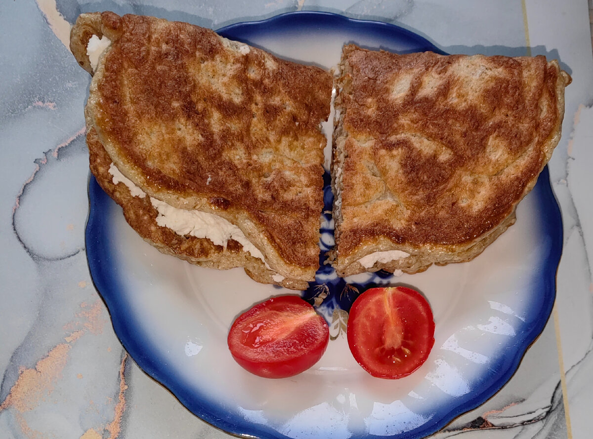 Черри успела как всегда слопать до снимков)