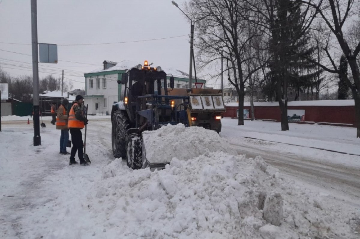    В Тамбове полным ходом идёт уборка снега