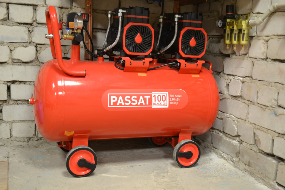 Воздушный компрессор. Источник изображения: https://www.drive2.ru/c/714364250511910572/