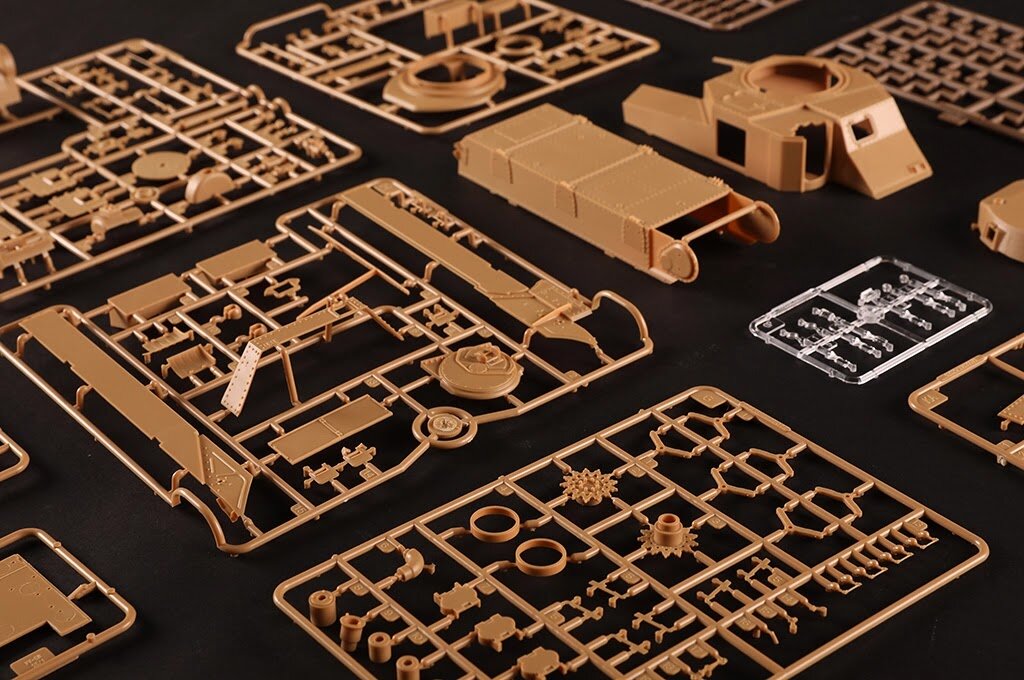 Приветствую друзья. Только ленивый ещё не выпустил Леопарда в своём исполнении. В этот раз подключился Amusing Hobby, без украинских флагов и отметок.-20-2