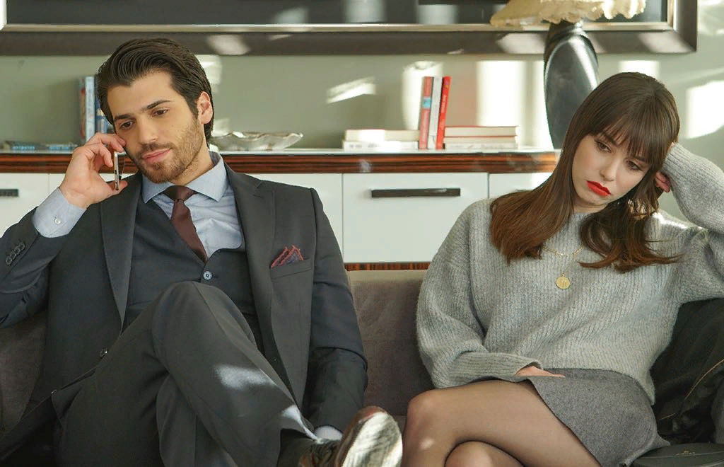 Стоп-кадр из сериала «Полнолуние»