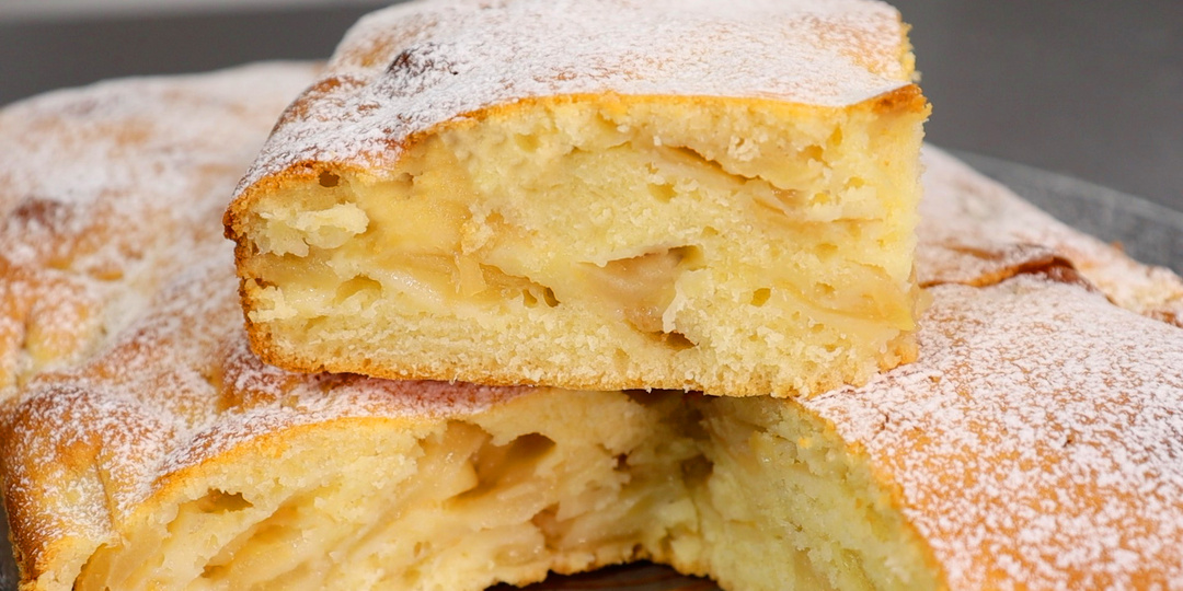 Простейший яблочный пирог на скорую руку из доступных продуктов: всегда получается пышным и нежным