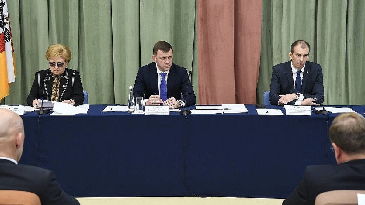    Глава Краснодара и председатель гордумы провели встречу с жителями. Фото: Александр Райко