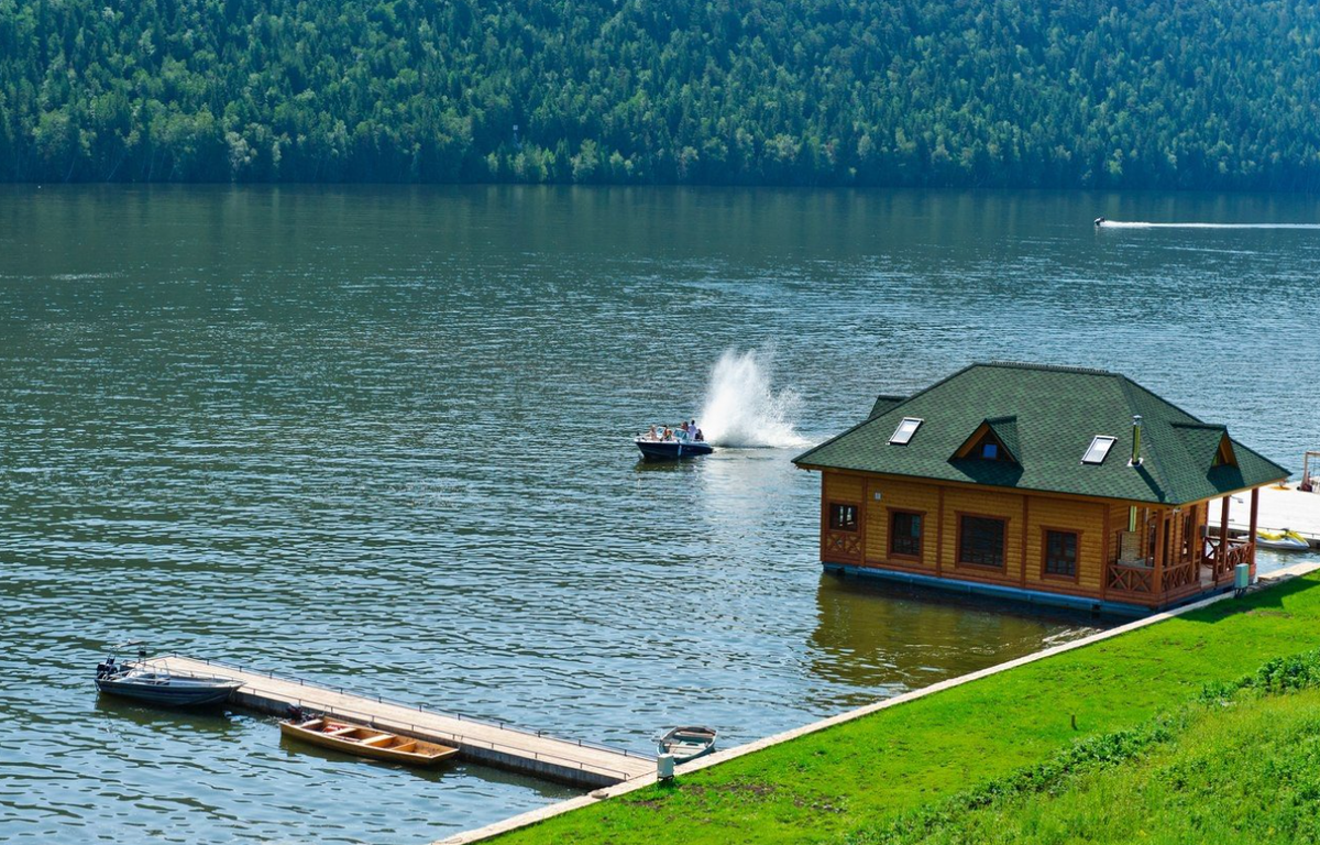 Домики на берегу озера снять посуточно. Озеро Шамсутдин Башкирия Бирск.