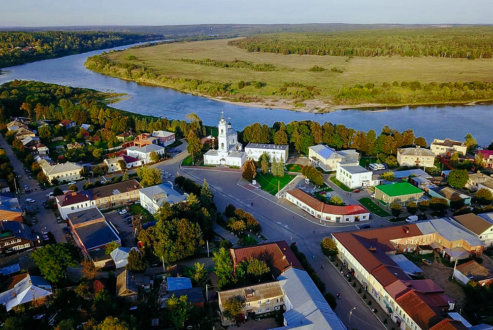 Калуга малые города 2024. Таруса город у Оки. Город Таруса на Оке. Река Ока город Таруса.