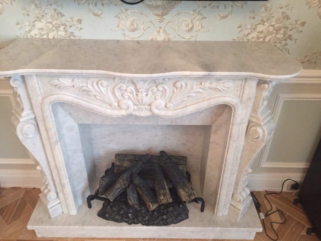 Камин выполнен специалистами ФАБРИКИ КАМНЯ * https://f-kam.ru/