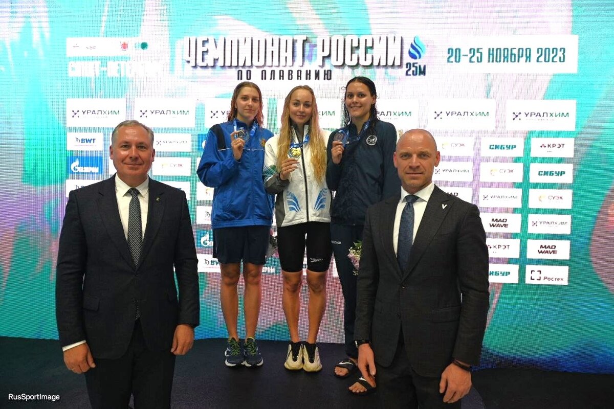    Югорчанка Анна Егорова выиграла два «золота» на чемпионате России по плаванию в Санкт-Петербурге