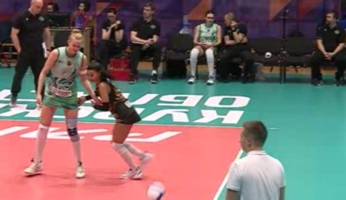    Волейбольный клуб "Атом-Курск" продолжает участвовать в Суперлиге