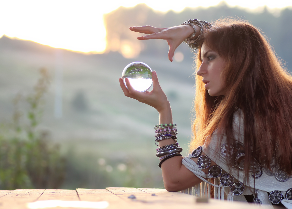 У всех эзотериков есть серьёзный минус- не вы хозяин своей жизни.