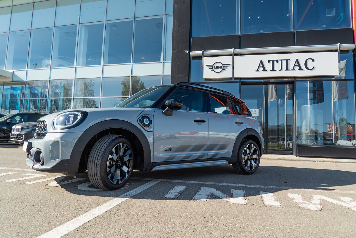 MINI Countryman Cooper SE ALL4 в исполнении Untamed в Атлас. Листайте галерею.