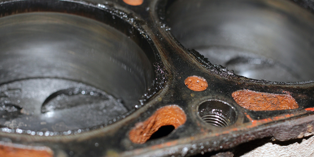 Распространённые ошибки водителей, из-за которых двигатель может ржаветь внутри