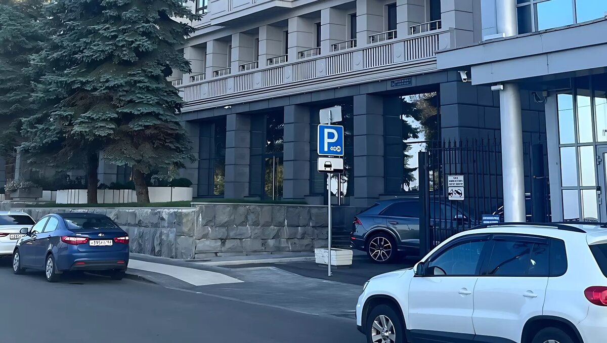     Вокруг урбанистики существует множество мифов. NewsNN собрал популярные умозаключения и попросил председателя нижегородского отделения Союза архитекторов России, координатора Института урбанистики Зою Рюрикову прокомментировать их.