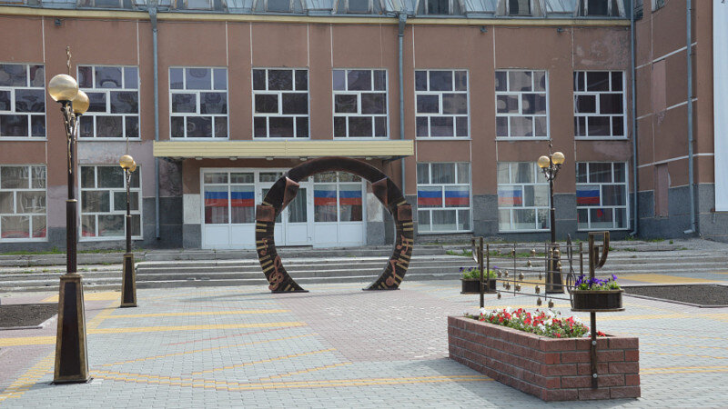     Площадь перед музыкальным театром. barnaul.org