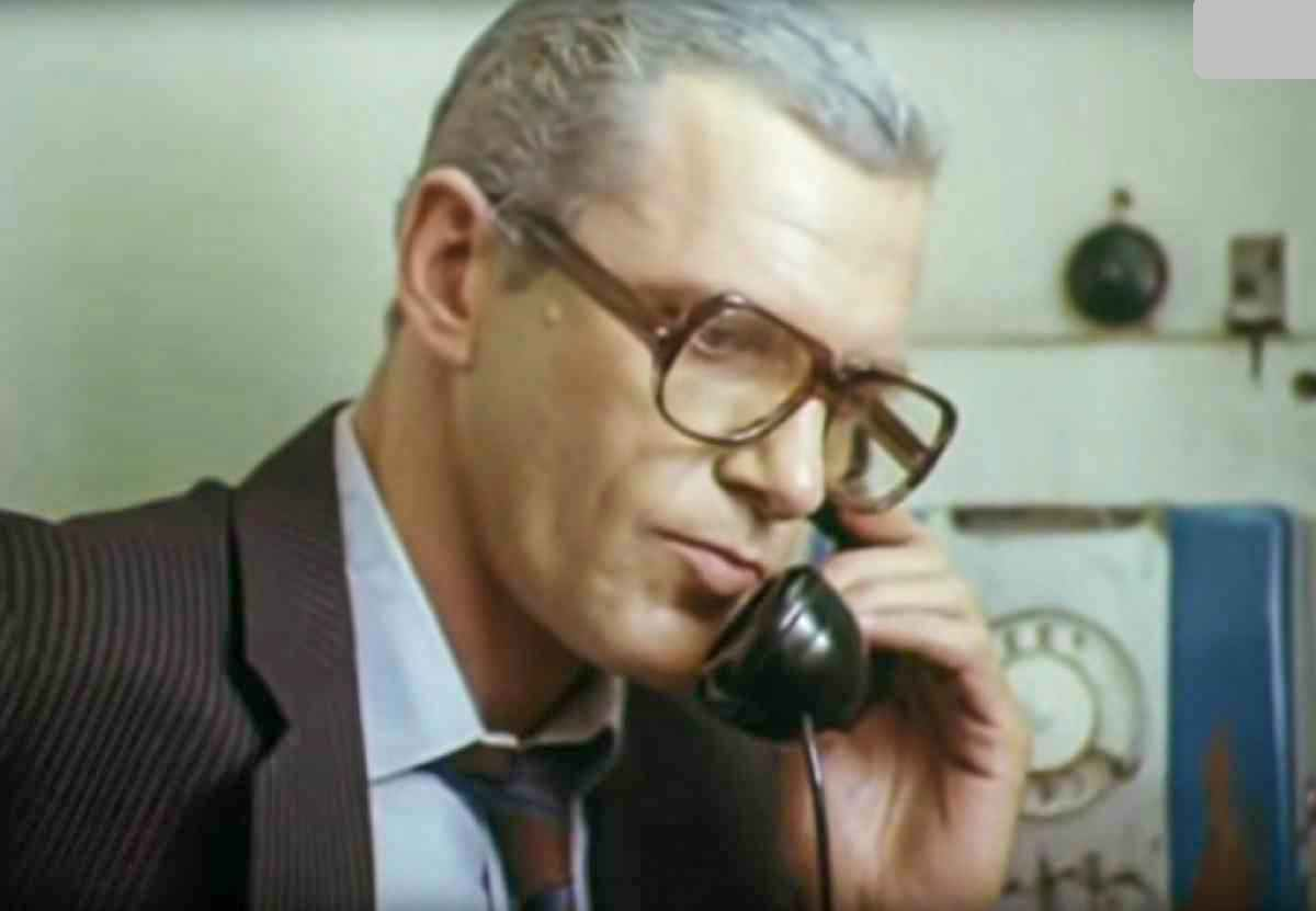 Кадр из фильма "Профессия-следователь". Эммануил Виторган в роли Виктора Лыкина