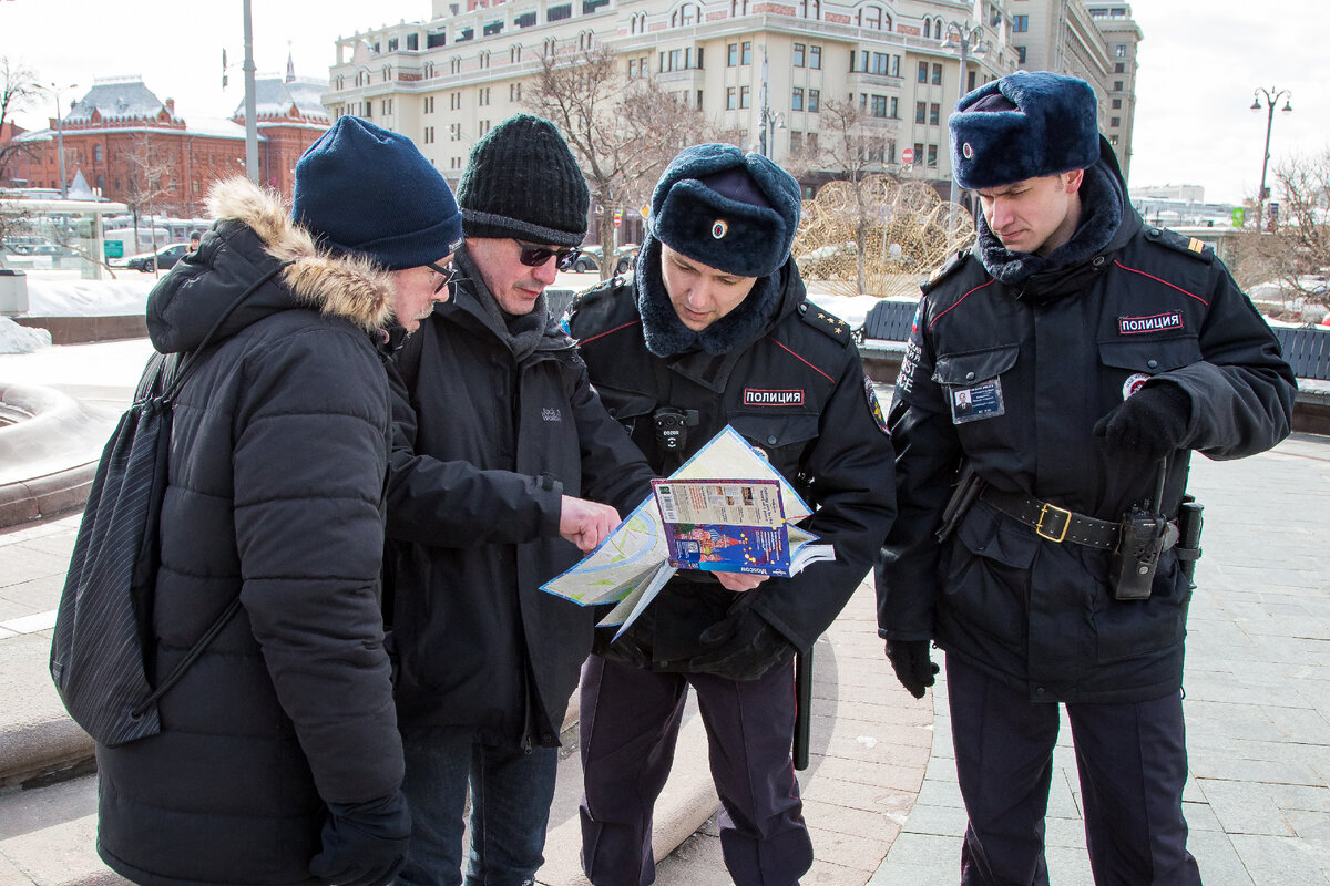 В УК РФ отсутствует статья за отказ от сотрудничества с правоохранительными органами. Разглашать же запрещено только то за что взята подписка. Фото из открытых источников.