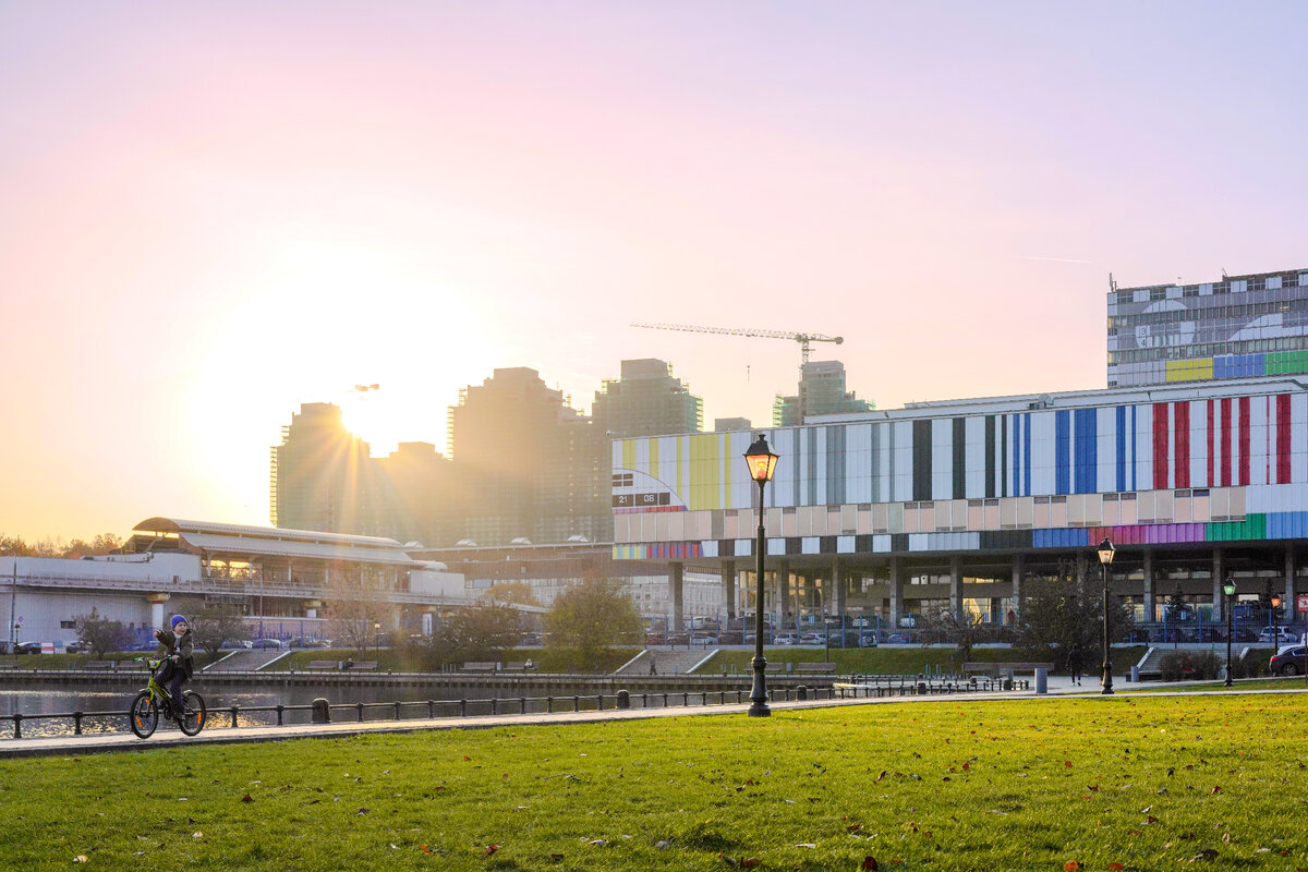 Останкинский телецентр и дом «Достижение»