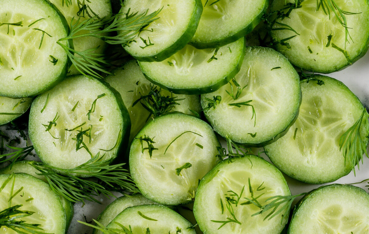 Малосольные огурчики🥒😋 в пакете за час. Делюсь рецептом, которому  научилась у мамы | Волшебство внутри | Дзен