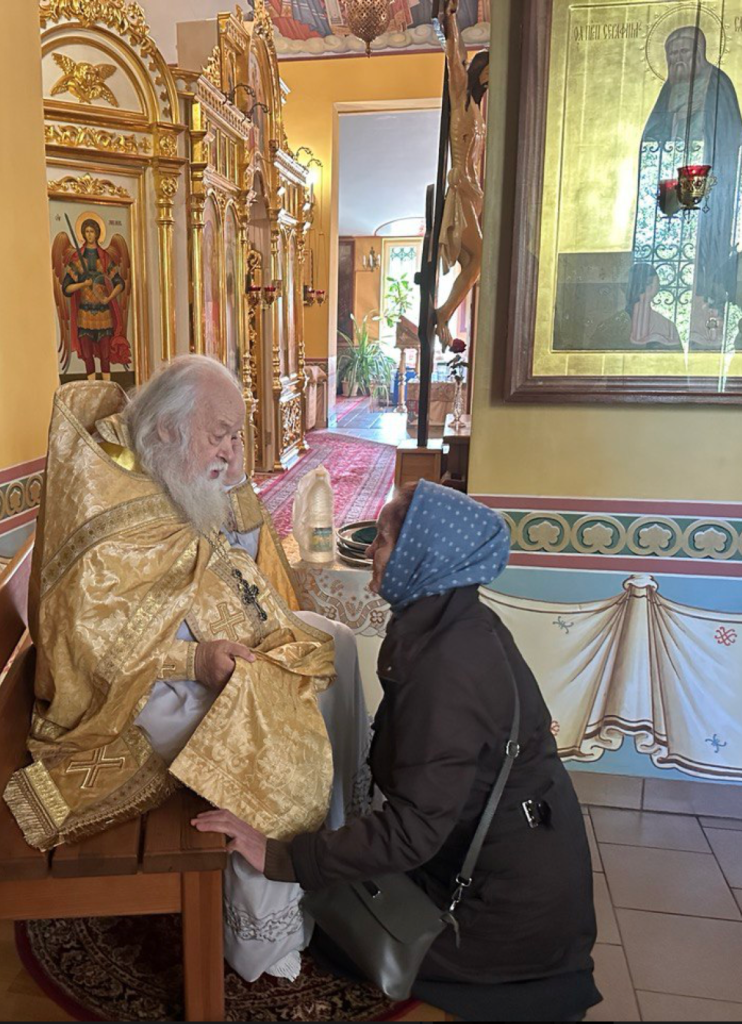 К батюшке за советом. Архимандрит Серафим в храме Новомучеников и исповедников Церкви Русской в Акулово