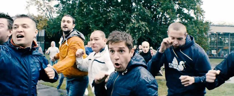 Момент из фильма «Околофутбола»