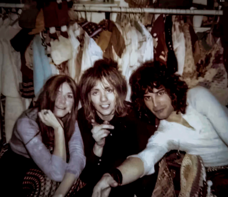 Меркьюри и Тейлор на Кенсингтонском рынке