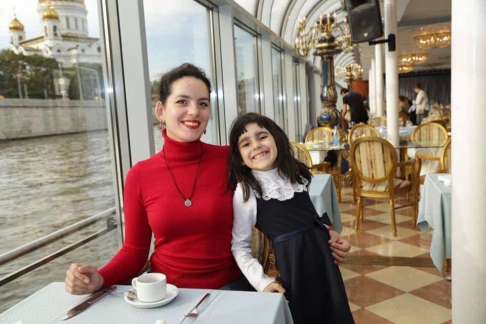 Анна Подолина с дочкой Яромилочкой. Москва.