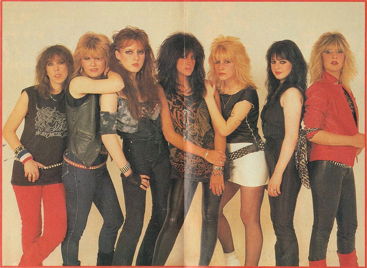 Фамилии 90х. Группа Girlschool. Группа комбинация 90. Группа комбинация 1988. Группа комбинация 1991.