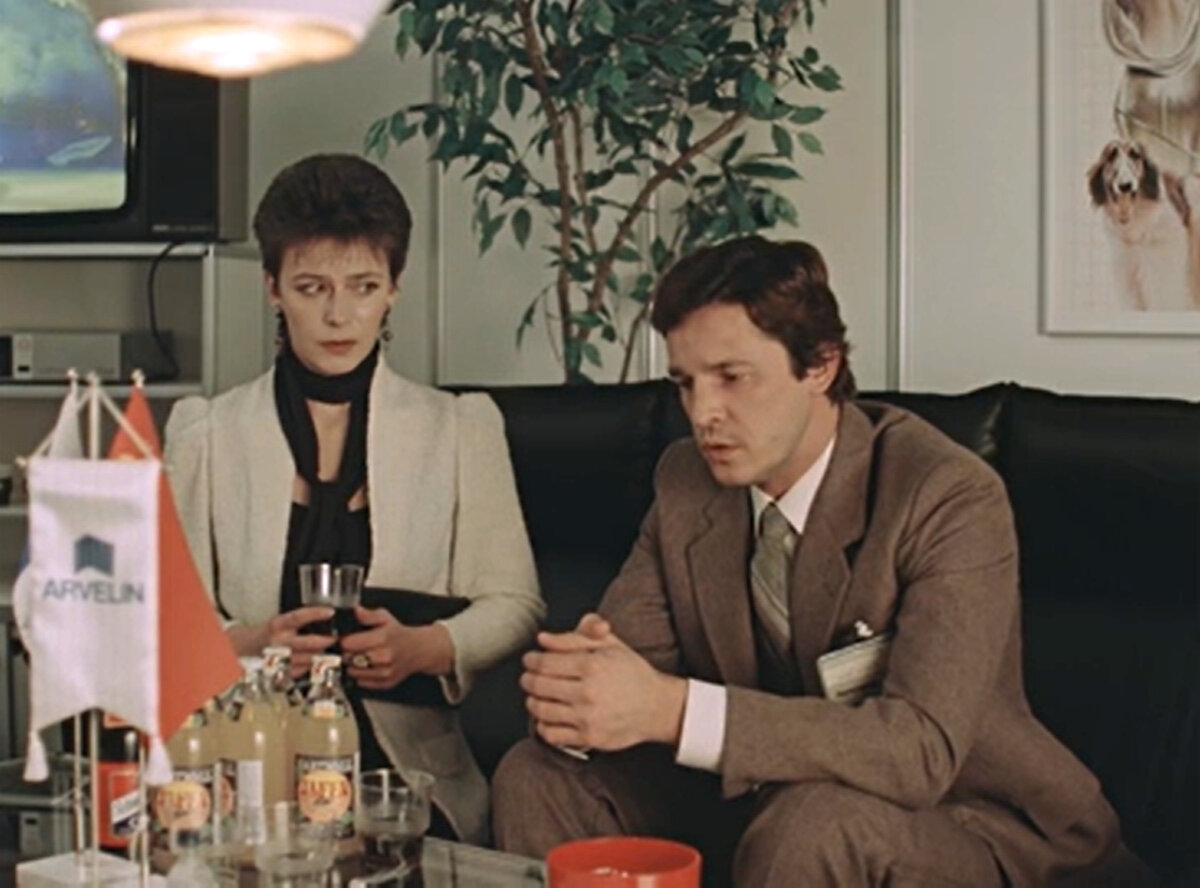 Кадр из кинофильма "Зимняя вишня", 1985 г., режиссер Игорь Масленников, сценарист Владимир Валуцкий, композитор Владимир Дашкевич (скриншот)