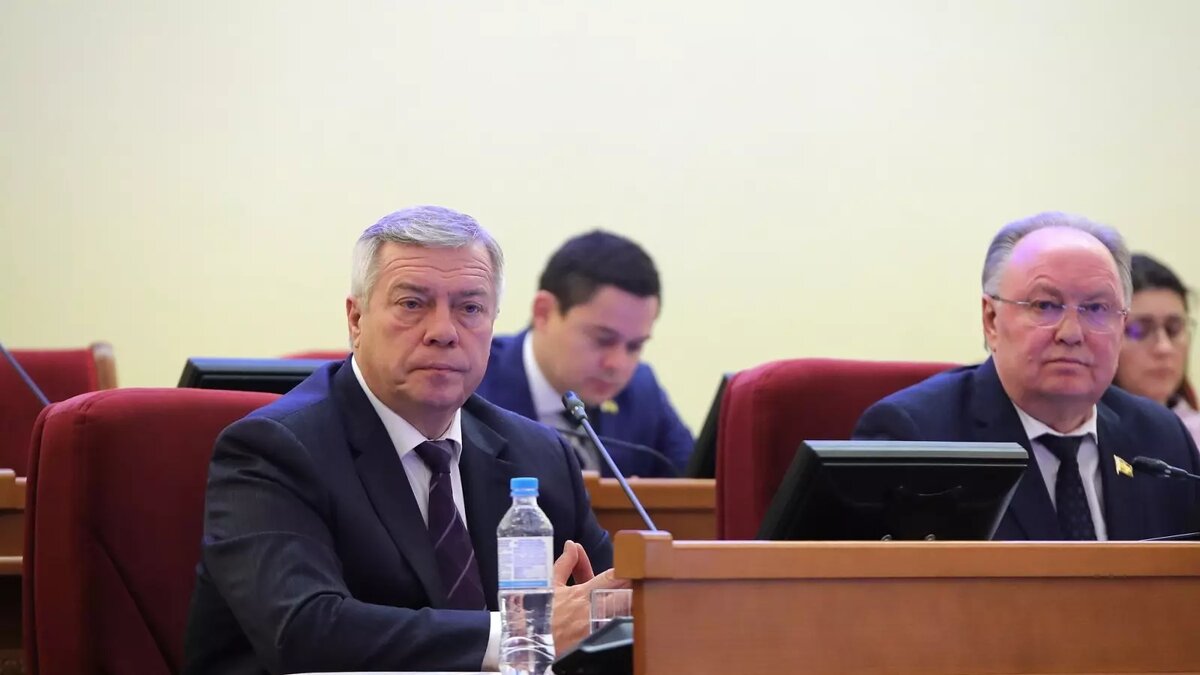     Траты на губернатора в бюджете Ростовской области составили почти 25 миллионов рублей, следует из закона о бюджете региона на следующий год.
