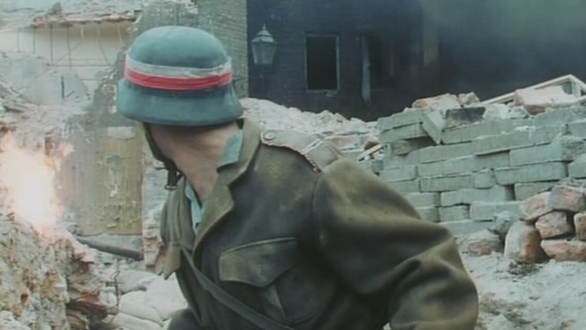 Форма довоенная польской армии с погонами капрала. Кадр из фильма