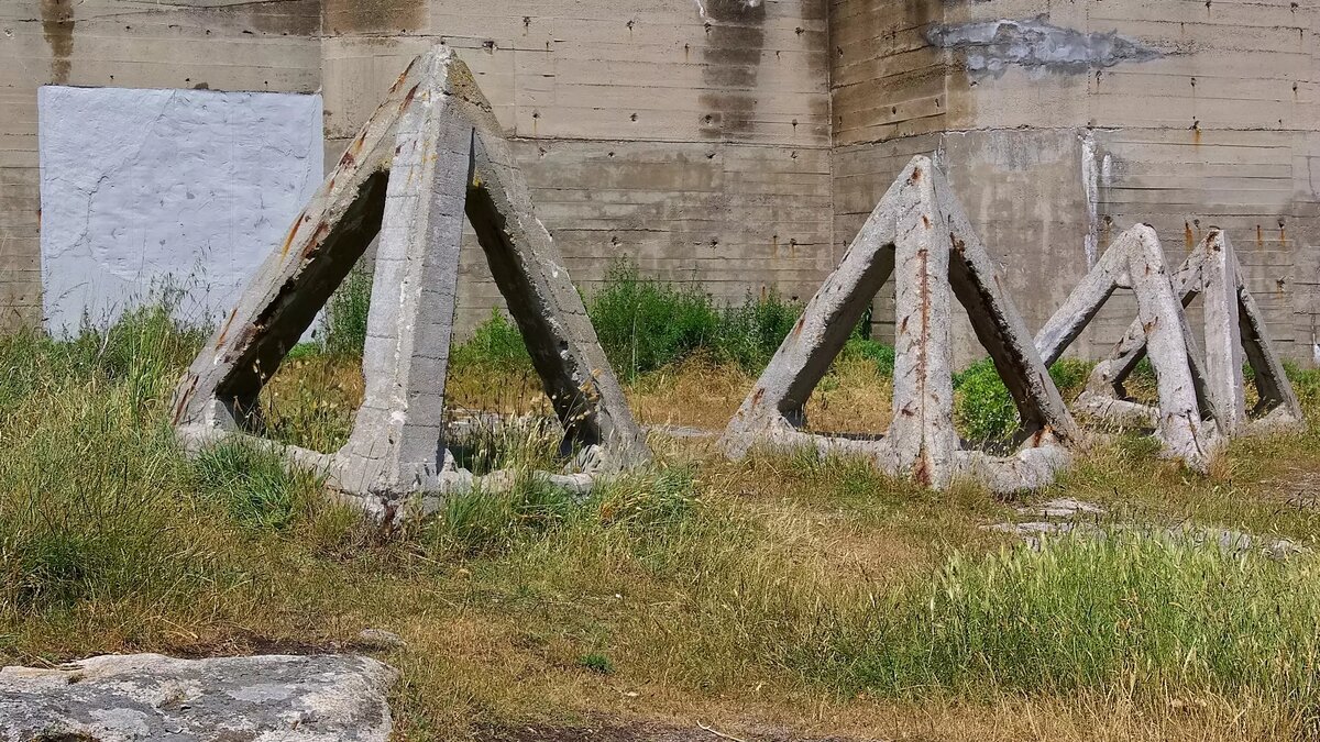     Бетонных пирамид станет еще больше, об этом сообщают СМИ Эстонии.