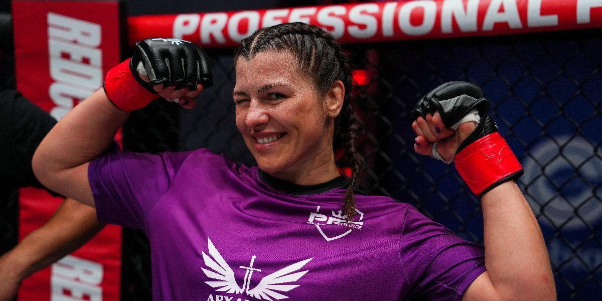 Марина уничтожила соперницу за 58 секунд.