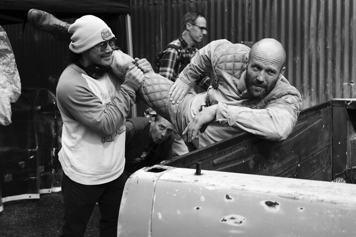     Джейсона Стетхема ни разу не ужалила пчела: что известно о новом фильме “Пчеловод”?