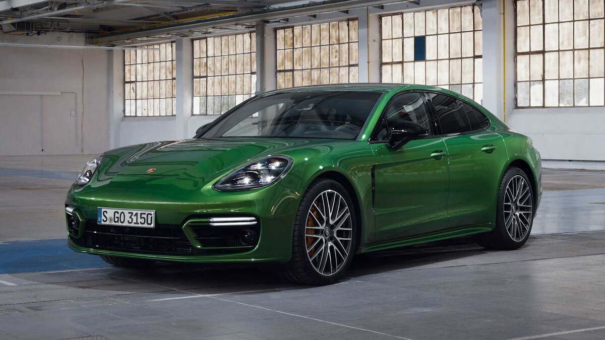 Porsche Panamera 2021