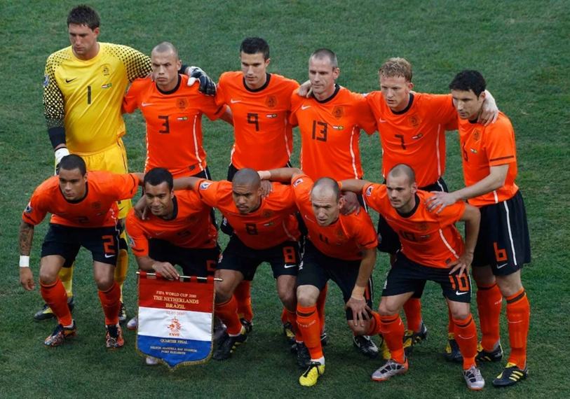 Сборная голландии 2010 чм. Wesley sneijder world cup 2010. Голландия футбол сборная 2010. Сборная голландии 2010 чм. Сборная голландия в 2010 года.