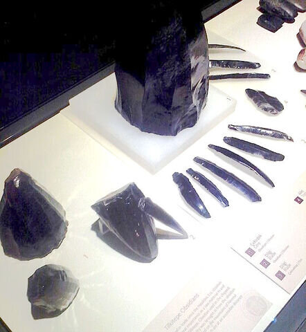 Орудия первобытных людей из обсидиана