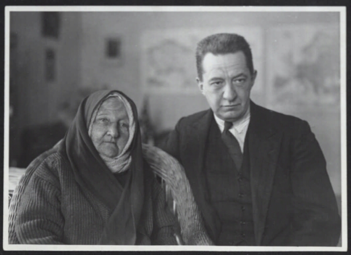 Фото Керенского с матерью