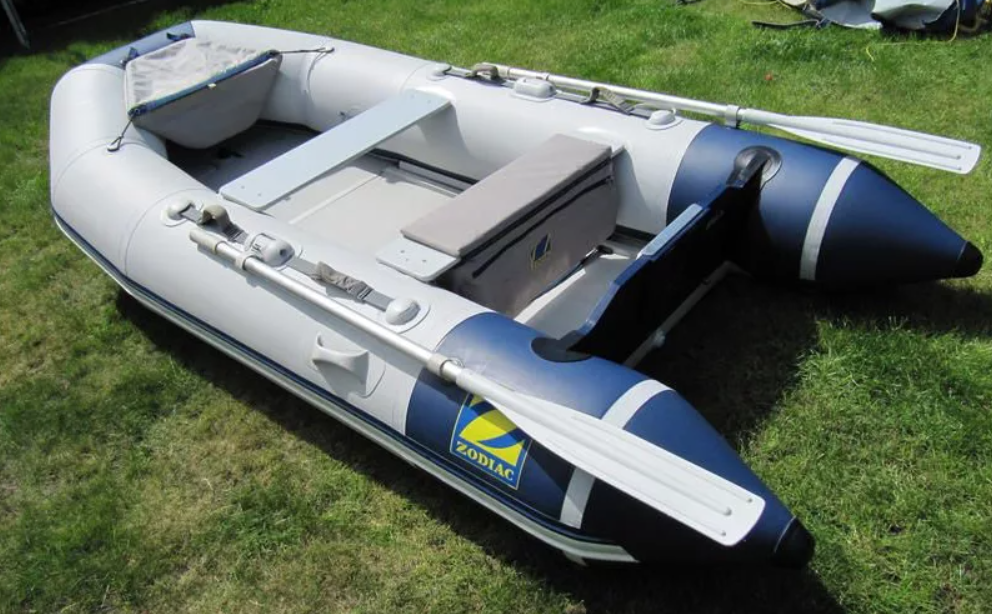 Zodiac отзывы. Лодка ПВХ Zodiac 310. Надувная лодка Zodiac Cadet 310 s. Лодка Зодиак 340 кадет ПВХ. Надувная лодка Zodiak 111121 Cadet 310s,.