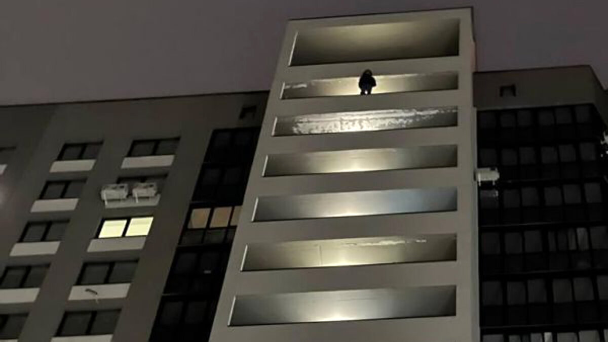 Опасно ли жить на первом этаже. Жить на 19 этаже. Многоэтажные дома. Жить на 19 этаже. Гремячий лог красноярск фото.