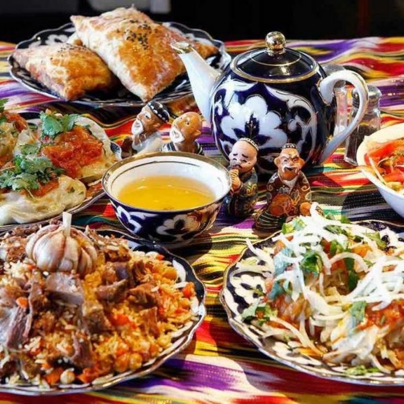 Ближайшая узбекская кухня. Миллий таомлар Узбекистан. Чайхана в Узбекистане плов. Уйгур Миллий таомлари. Узбекистане традиции Чайхана.